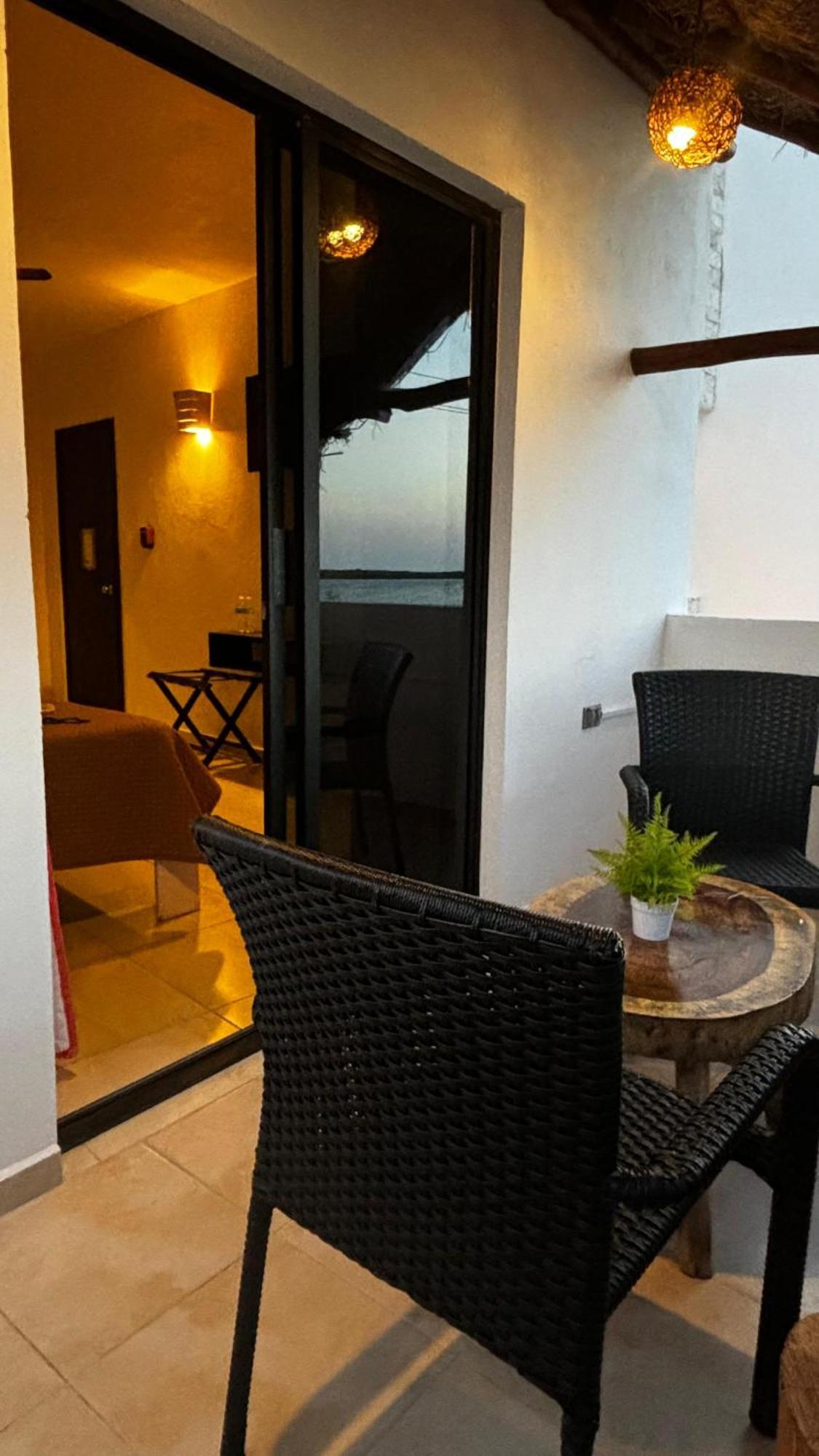 Casa Delfines Rio Lagartos Hotel Ngoại thất bức ảnh
